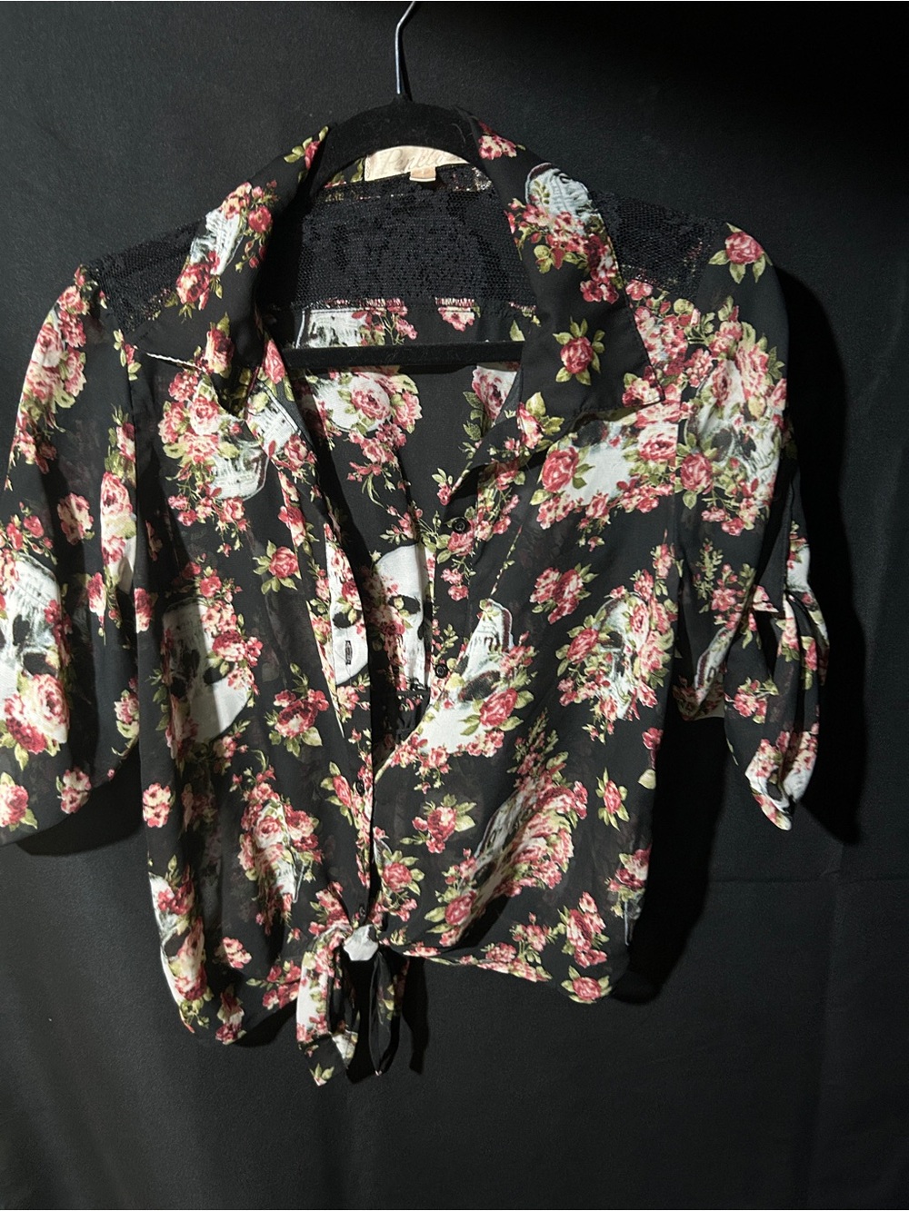 Penelope Women’s Colorful Red Rose Skull Cropped Toe Front Sheer Blouse Large